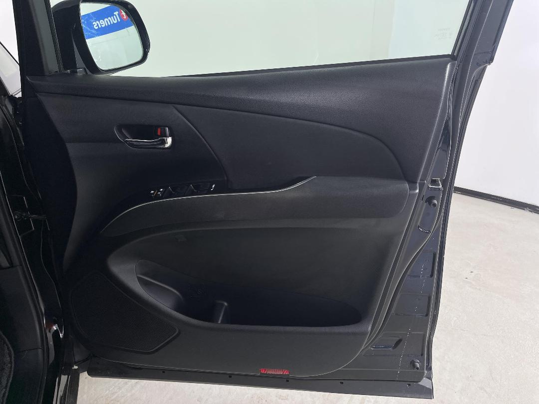 Photo '15' of Toyota Estima Photo '15' of Toyota Estima