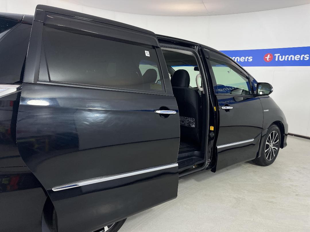 Photo '19' of Toyota Estima Photo '19' of Toyota Estima