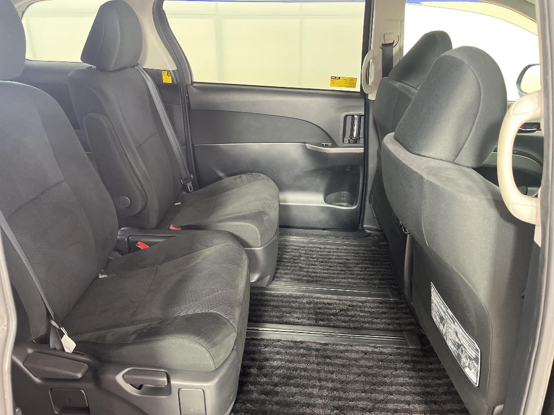 Photo '20' of Toyota Estima Photo '20' of Toyota Estima