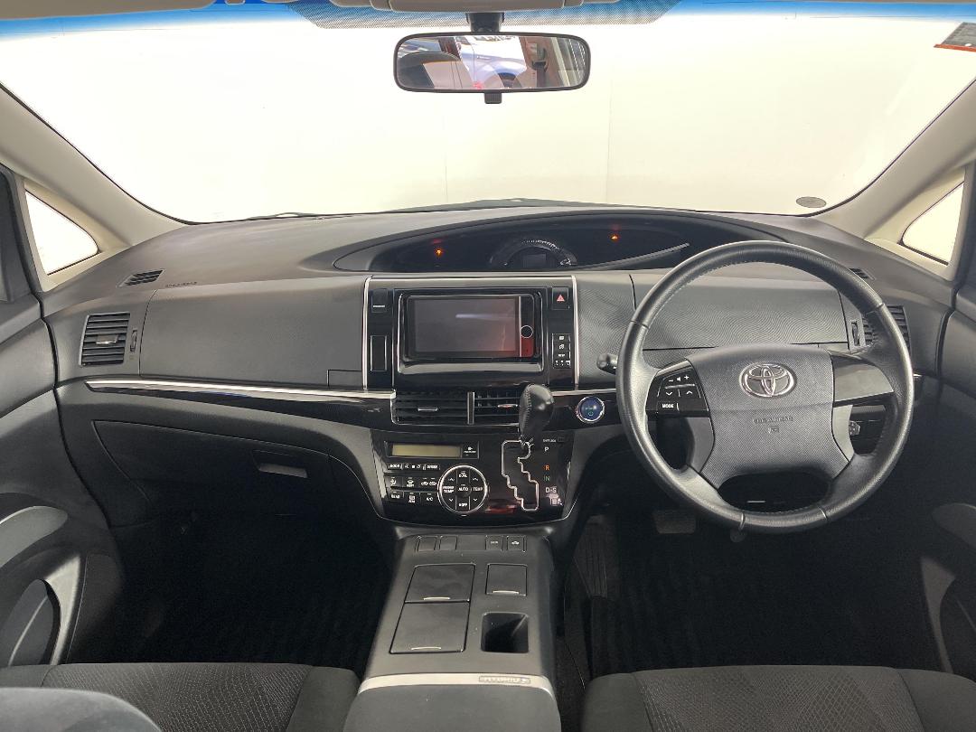 Photo '17' of Toyota Estima Photo '17' of Toyota Estima