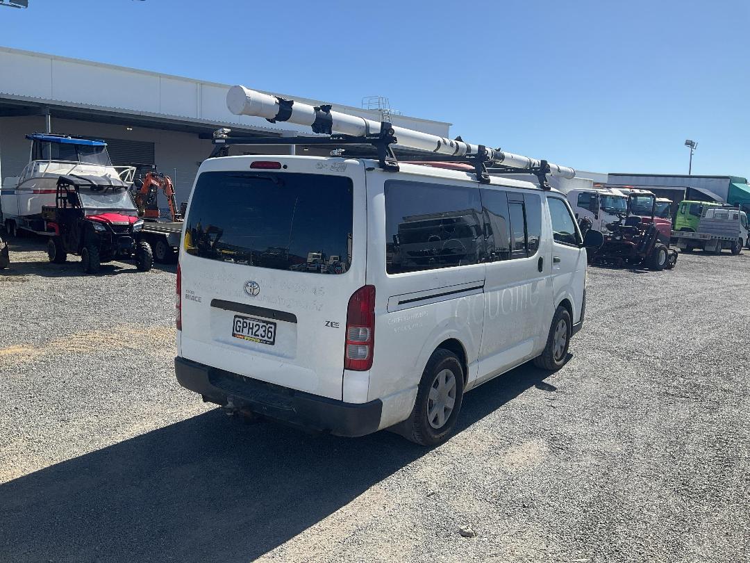 Photo '7' of Toyota Hiace Photo '7' of Toyota Hiace
