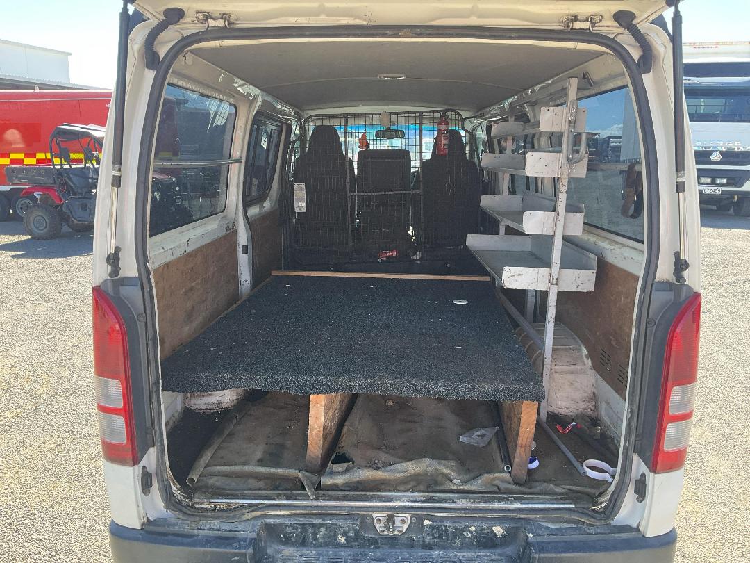 Photo '14' of Toyota Hiace Photo '14' of Toyota Hiace