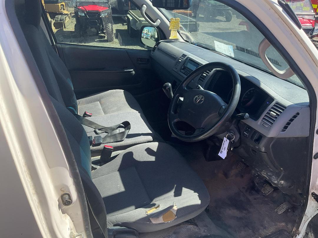 Photo '16' of Toyota Hiace Photo '16' of Toyota Hiace