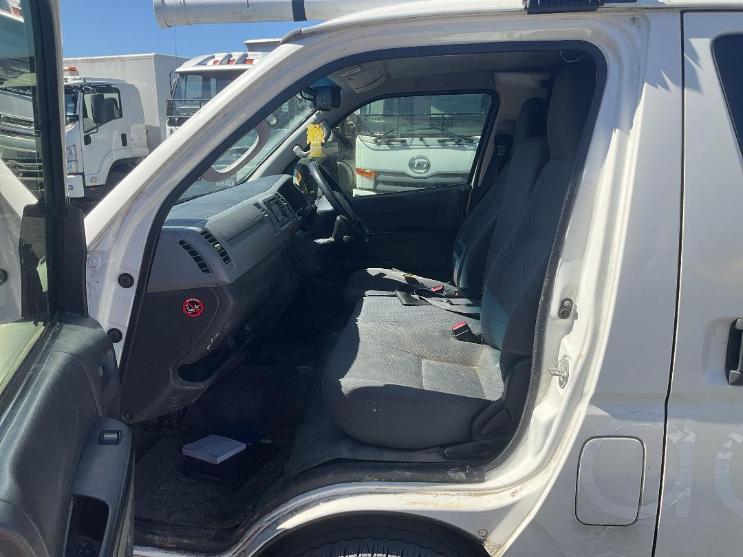 Photo '20' of Toyota Hiace Photo '20' of Toyota Hiace