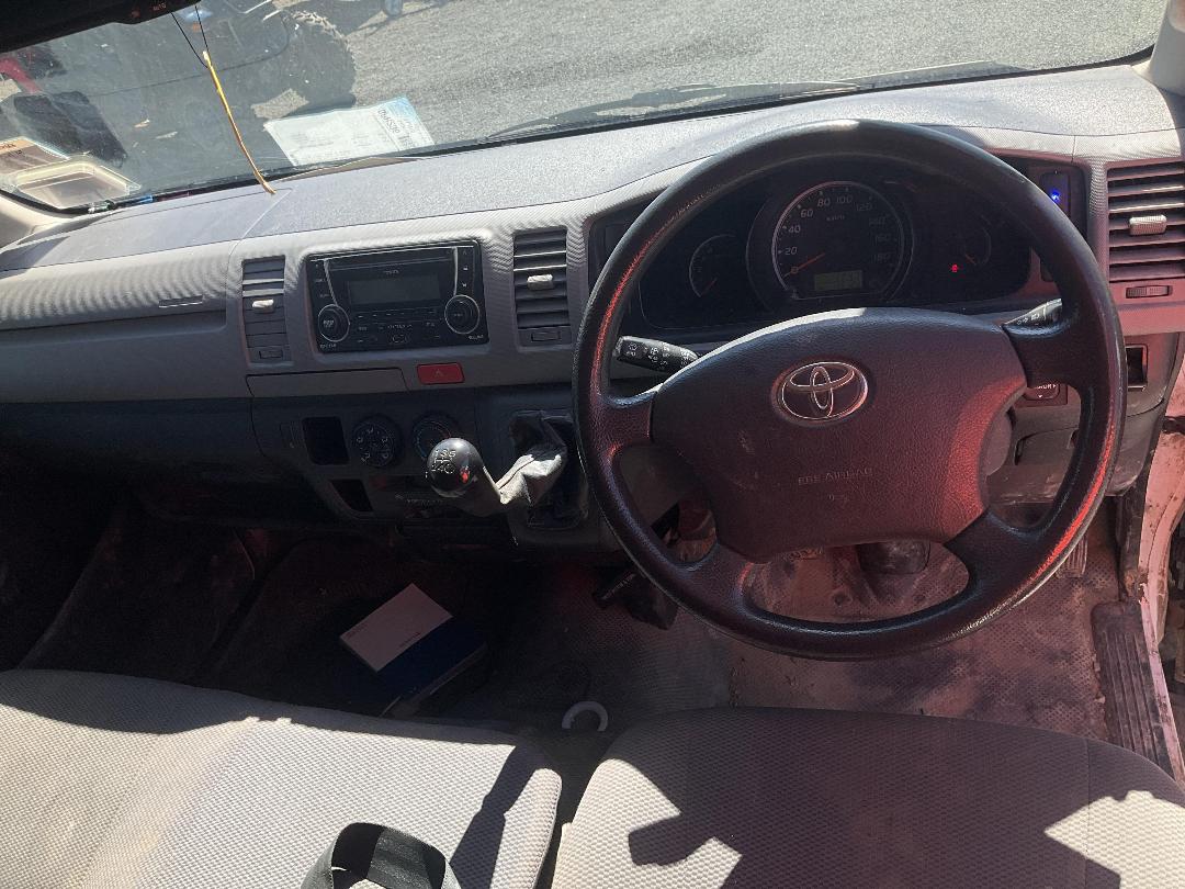 Photo '17' of Toyota Hiace Photo '17' of Toyota Hiace