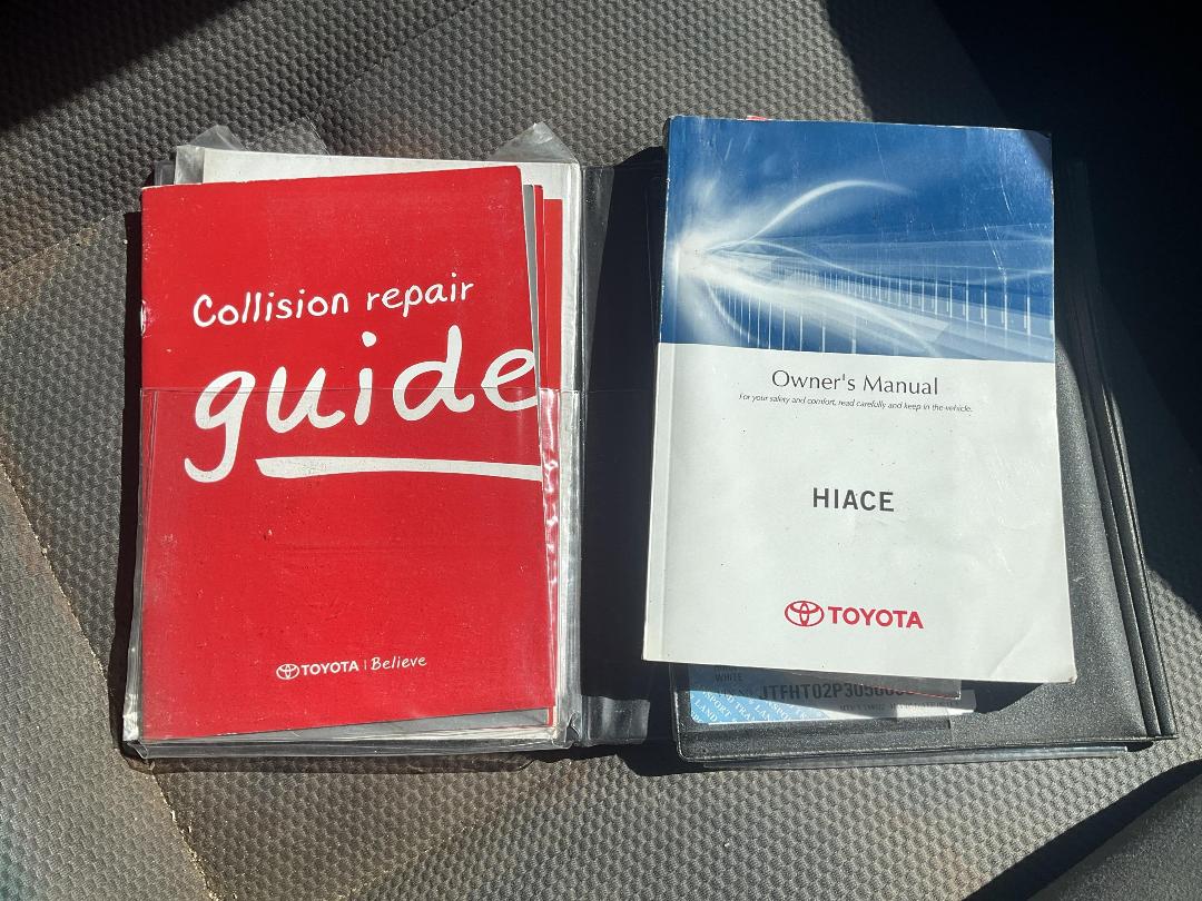 Photo '28' of Toyota Hiace Photo '28' of Toyota Hiace