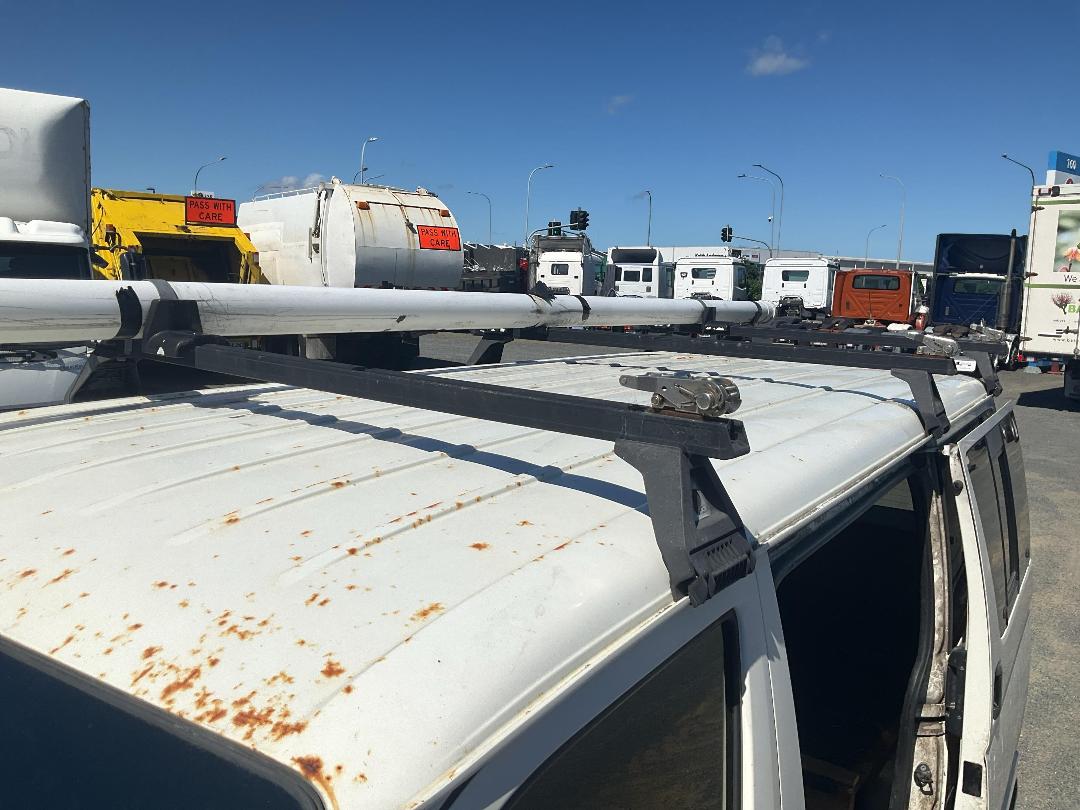 Photo '32' of Toyota Hiace Photo '32' of Toyota Hiace