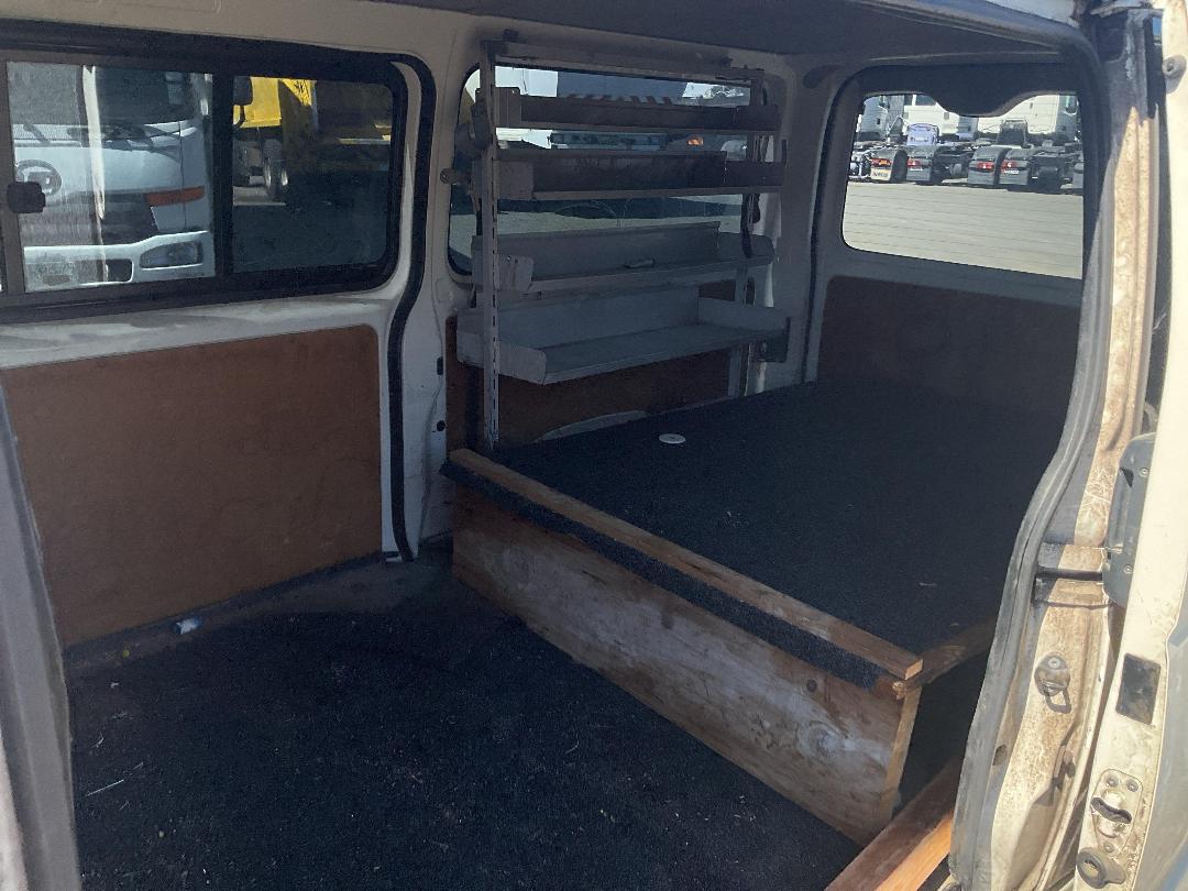 Photo '31' of Toyota Hiace Photo '31' of Toyota Hiace