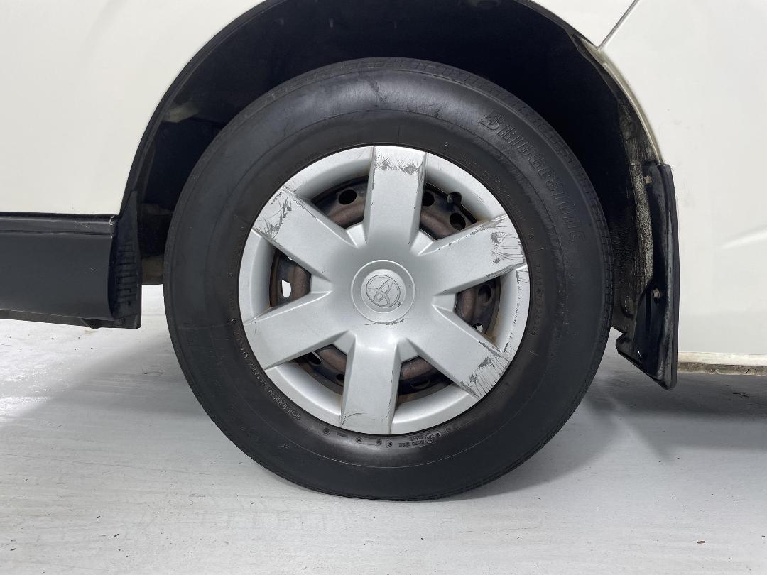 Photo '10' of Toyota Hiace