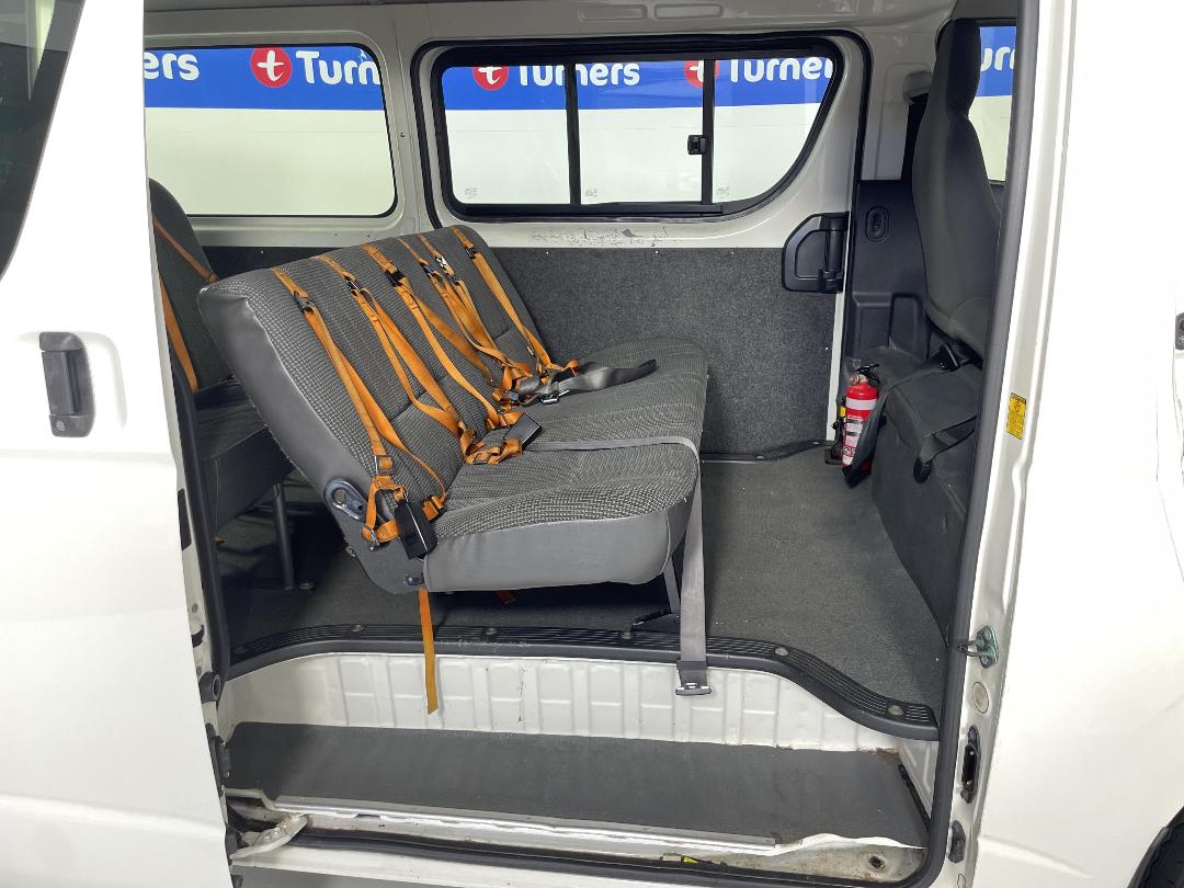 Photo '19' of Toyota Hiace