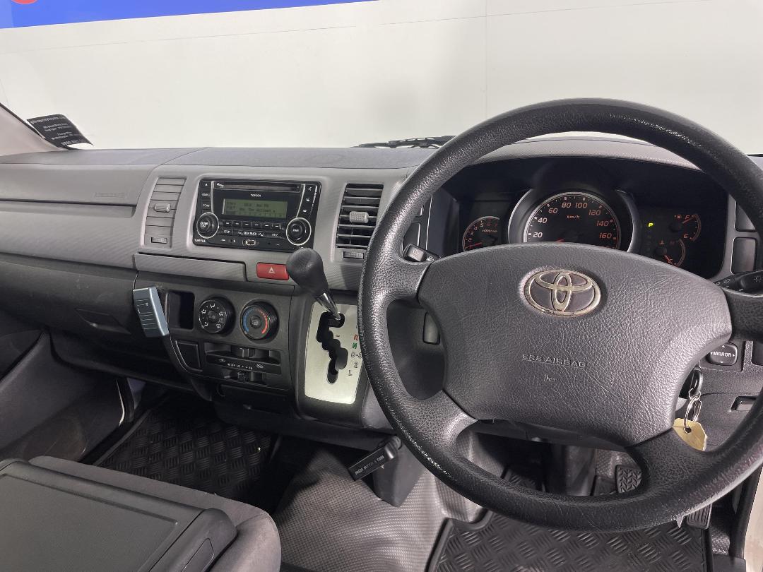 Photo '18' of Toyota Hiace