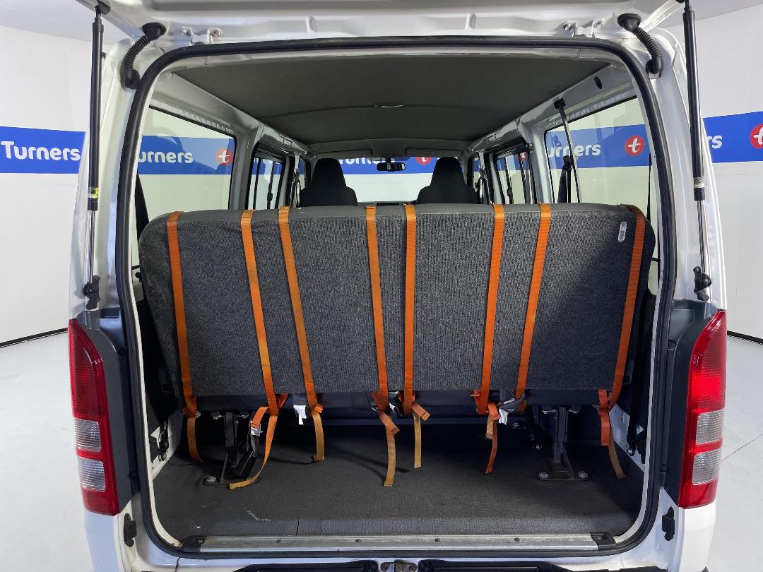 Photo '14' of Toyota Hiace