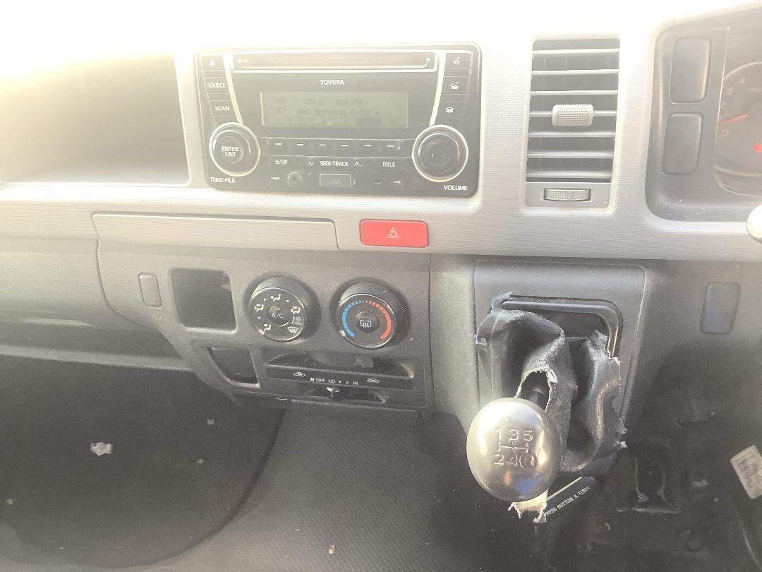 Photo '22' of Toyota Hiace ZX TD