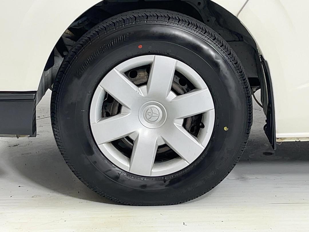 Photo '10' of Toyota Hiace