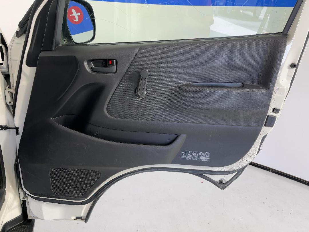 Photo '14' of Toyota Hiace