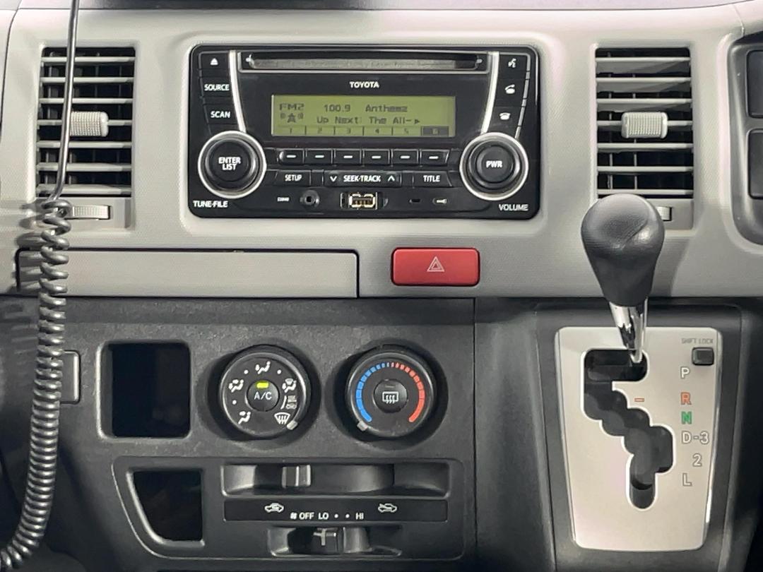 Photo '17' of Toyota Hiace