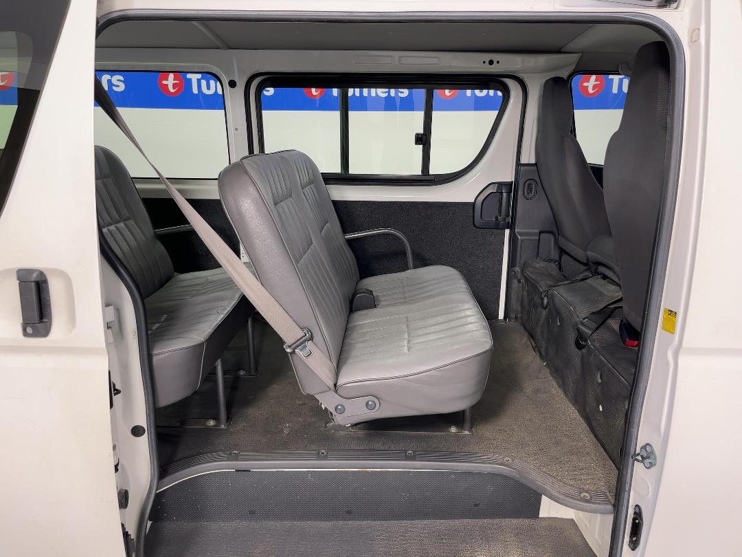 Photo '21' of Toyota Hiace