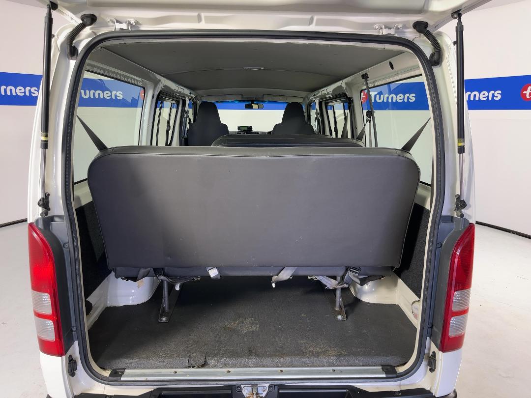 Photo '22' of Toyota Hiace