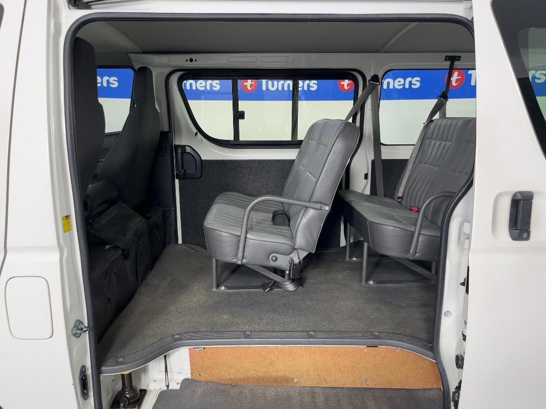 Photo '23' of Toyota Hiace