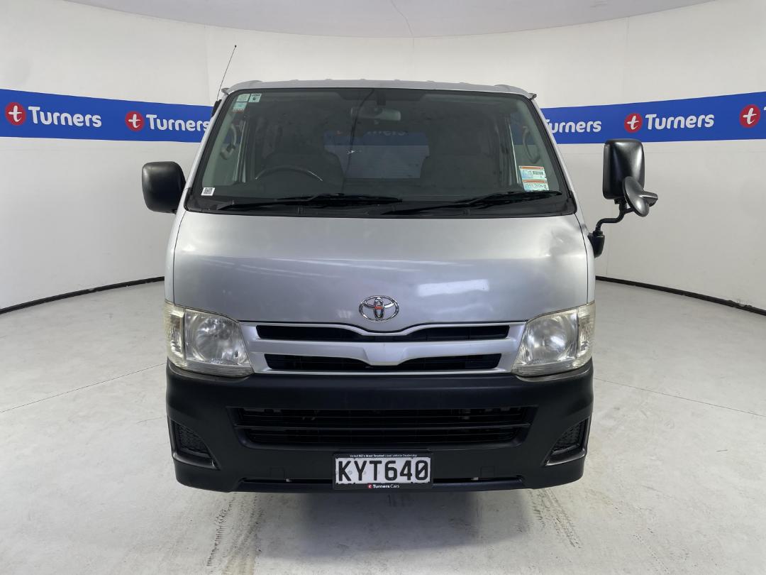 Photo '2' of Toyota Hiace