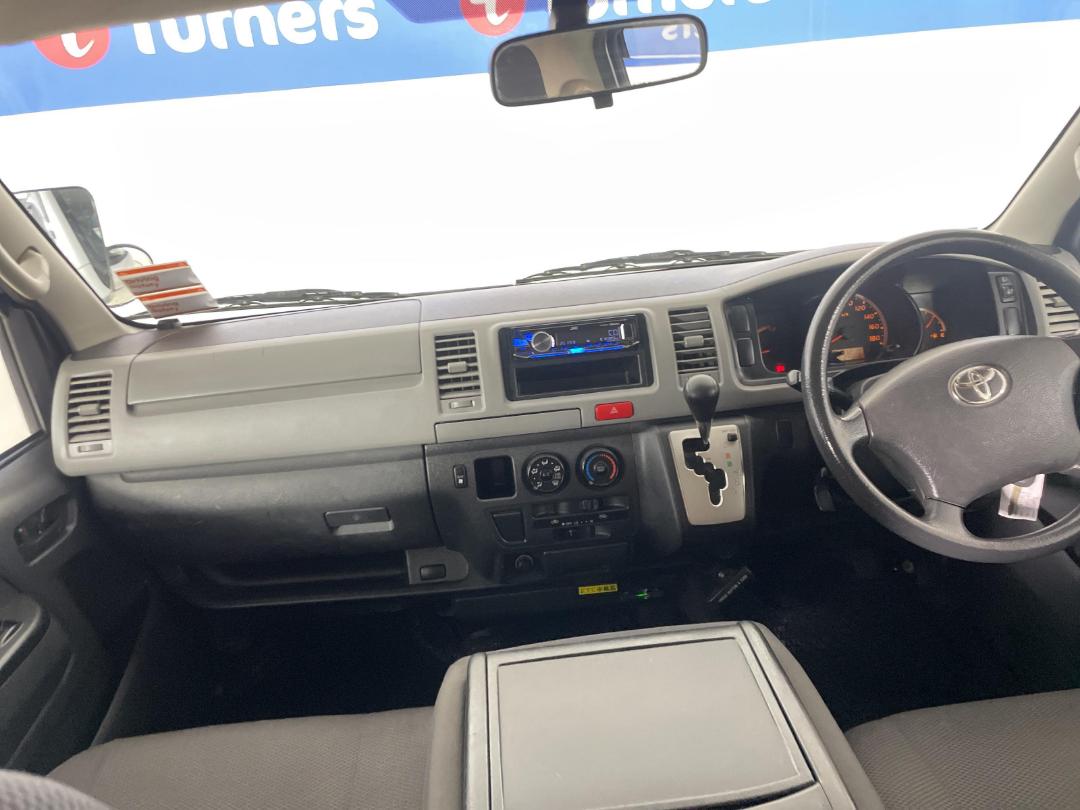 Photo '17' of Toyota Hiace