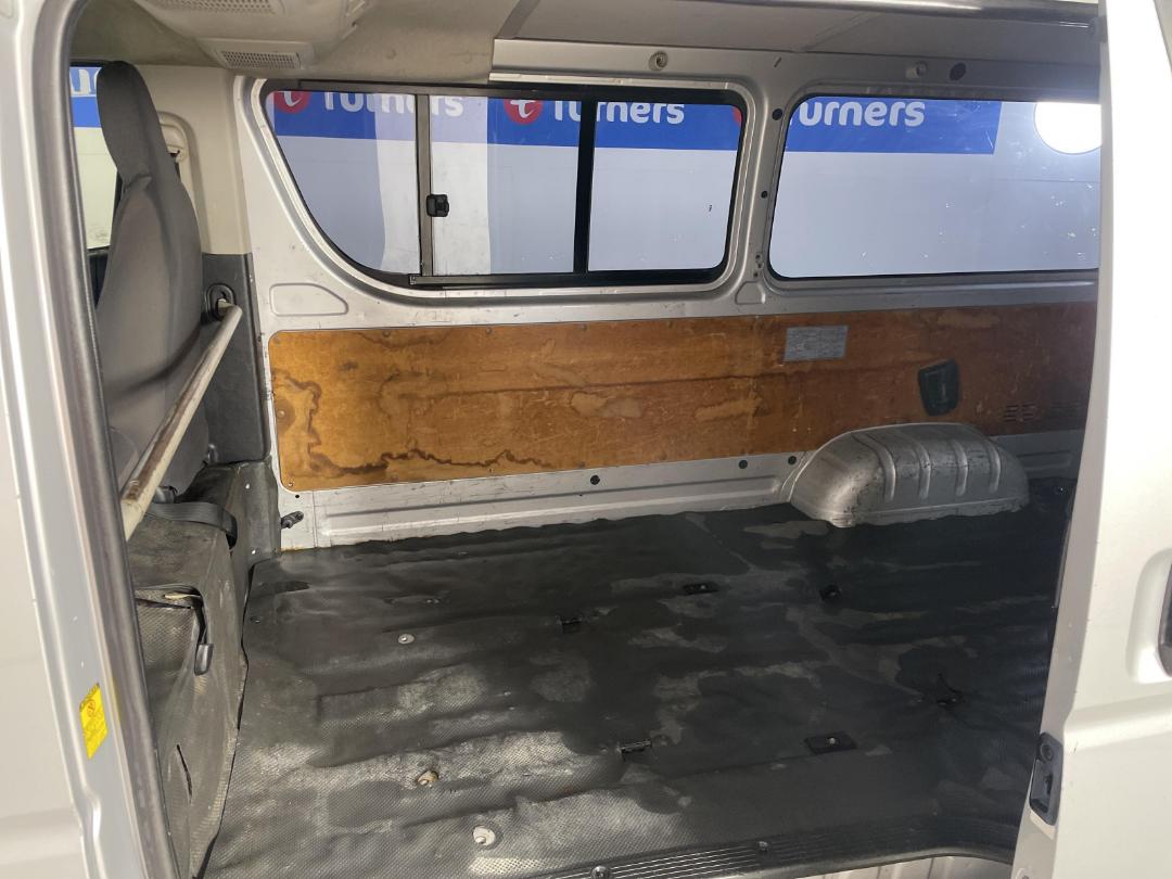 Photo '19' of Toyota Hiace