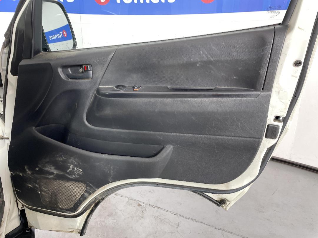 Photo '15' of Toyota Hiace Photo '15' of Toyota Hiace