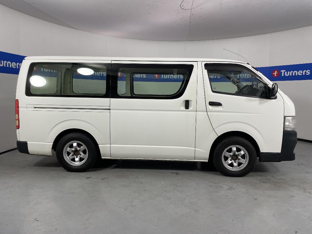 Photo '21' of Toyota Hiace Photo '21' of Toyota Hiace