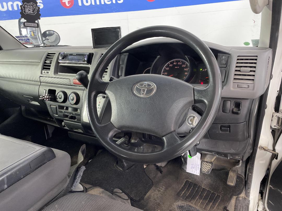 Photo '17' of Toyota Hiace Photo '17' of Toyota Hiace