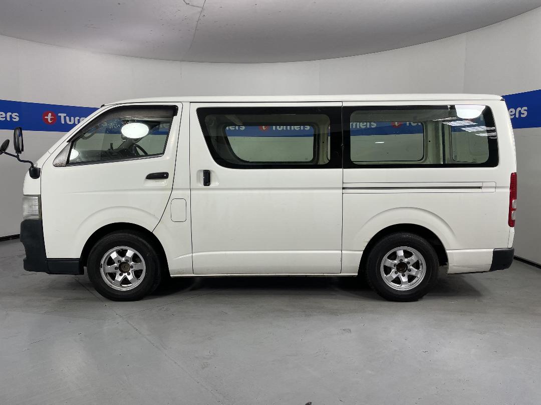 Photo '22' of Toyota Hiace Photo '22' of Toyota Hiace