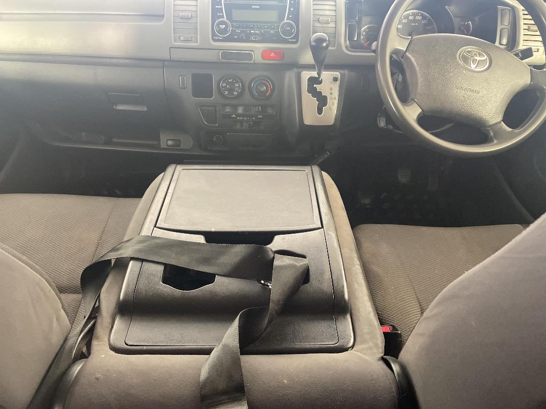 Photo '18' of Toyota Hiace Photo '18' of Toyota Hiace