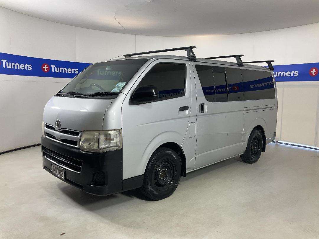 Photo '4' of Toyota Hiace