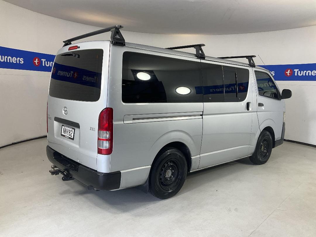 Photo '7' of Toyota Hiace