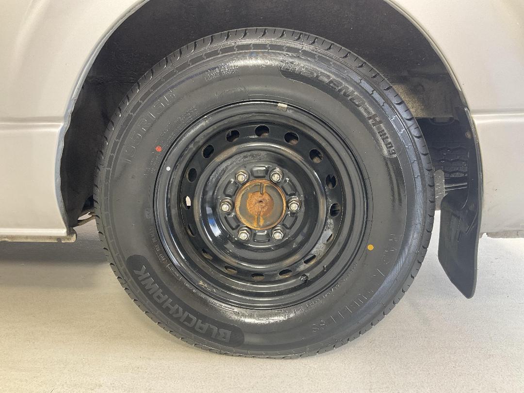 Photo '11' of Toyota Hiace