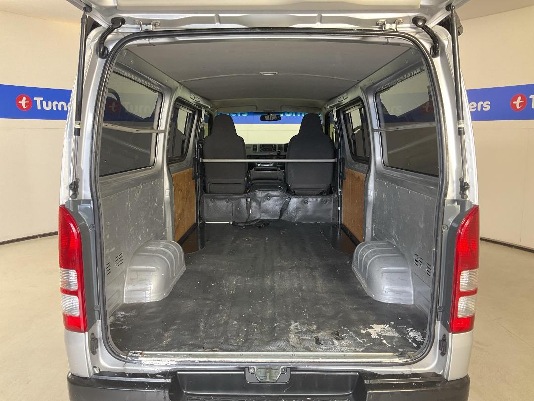 Photo '14' of Toyota Hiace