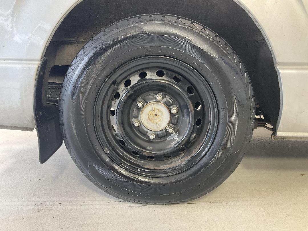 Photo '12' of Toyota Hiace