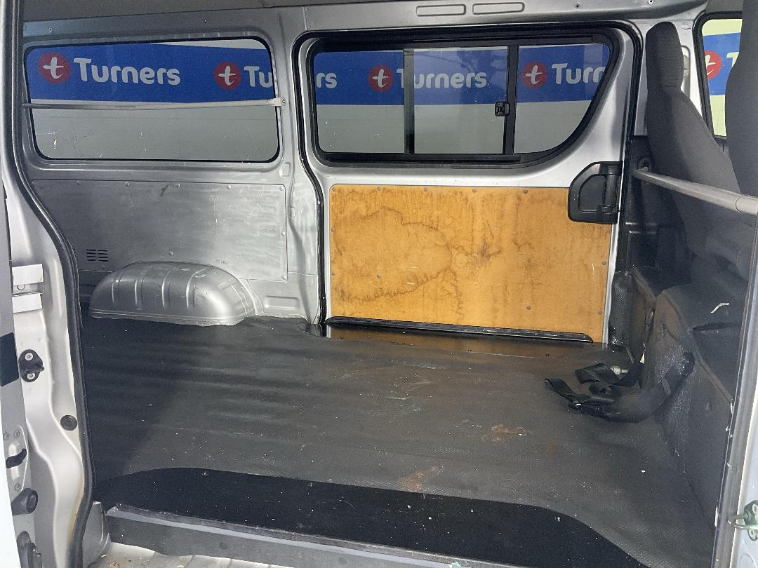 Photo '20' of Toyota Hiace