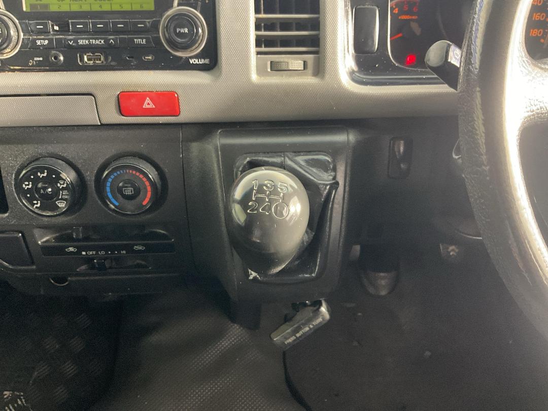 Photo '18' of Toyota Hiace