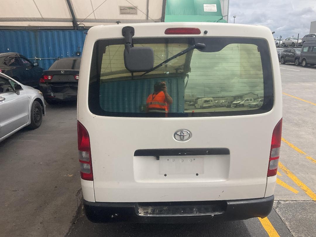 Photo '13' of Toyota Hiace Photo '13' of Toyota Hiace