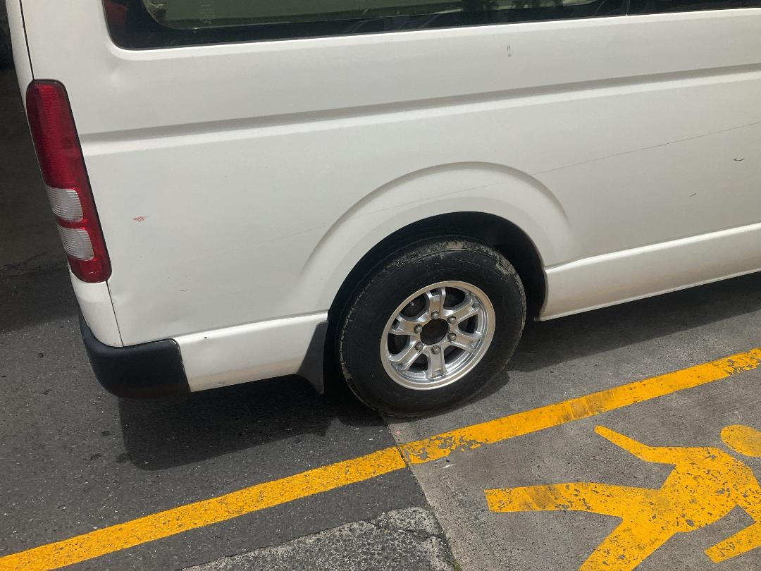 Photo '15' of Toyota Hiace Photo '15' of Toyota Hiace