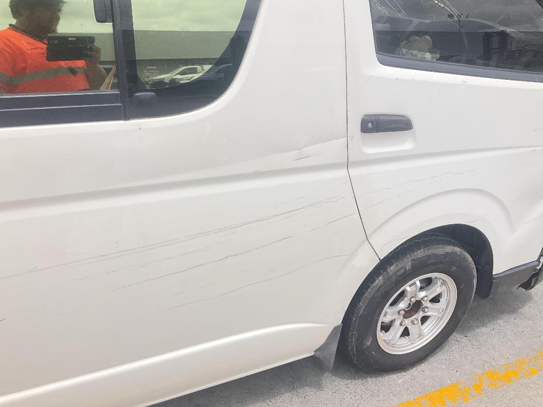 Photo '18' of Toyota Hiace Photo '18' of Toyota Hiace