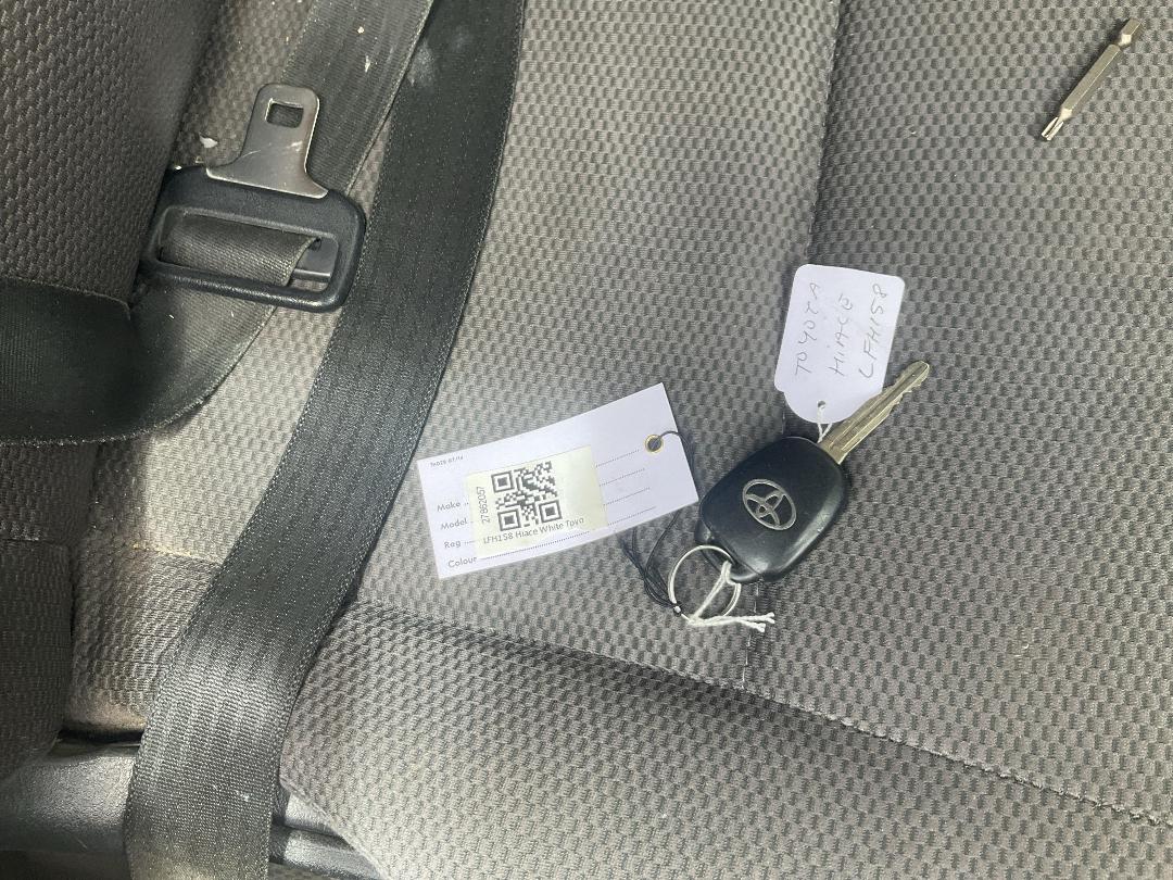 Photo '20' of Toyota Hiace Photo '20' of Toyota Hiace