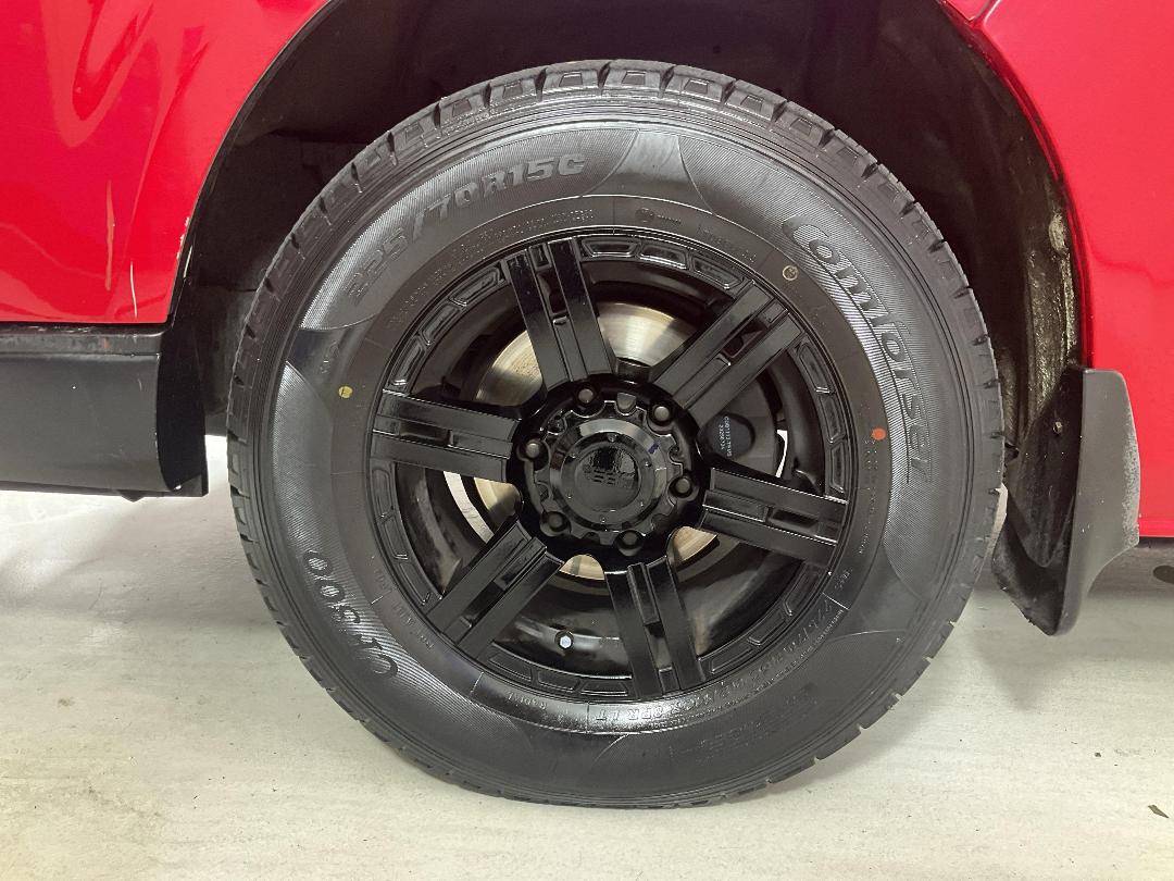 Photo '10' of Toyota Hiace