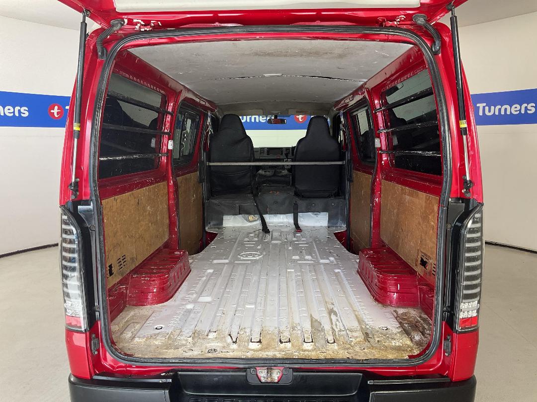 Photo '14' of Toyota Hiace