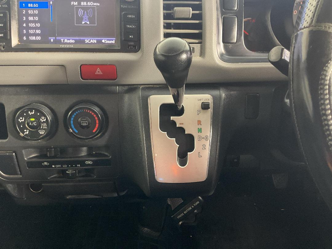 Photo '18' of Toyota Hiace