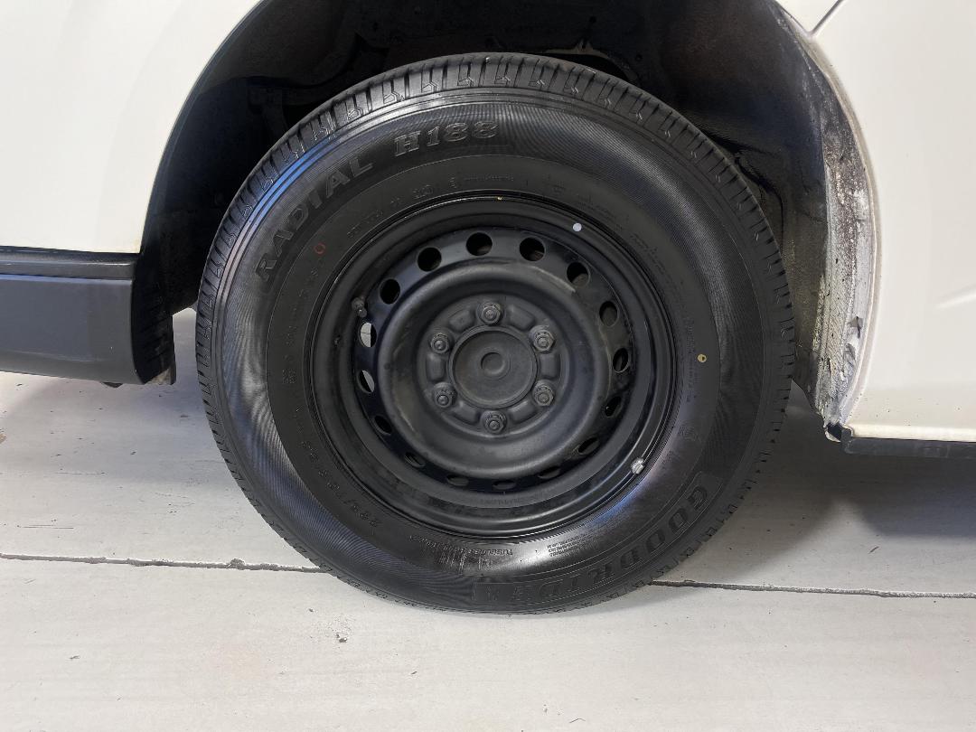 Photo '10' of Toyota Hiace