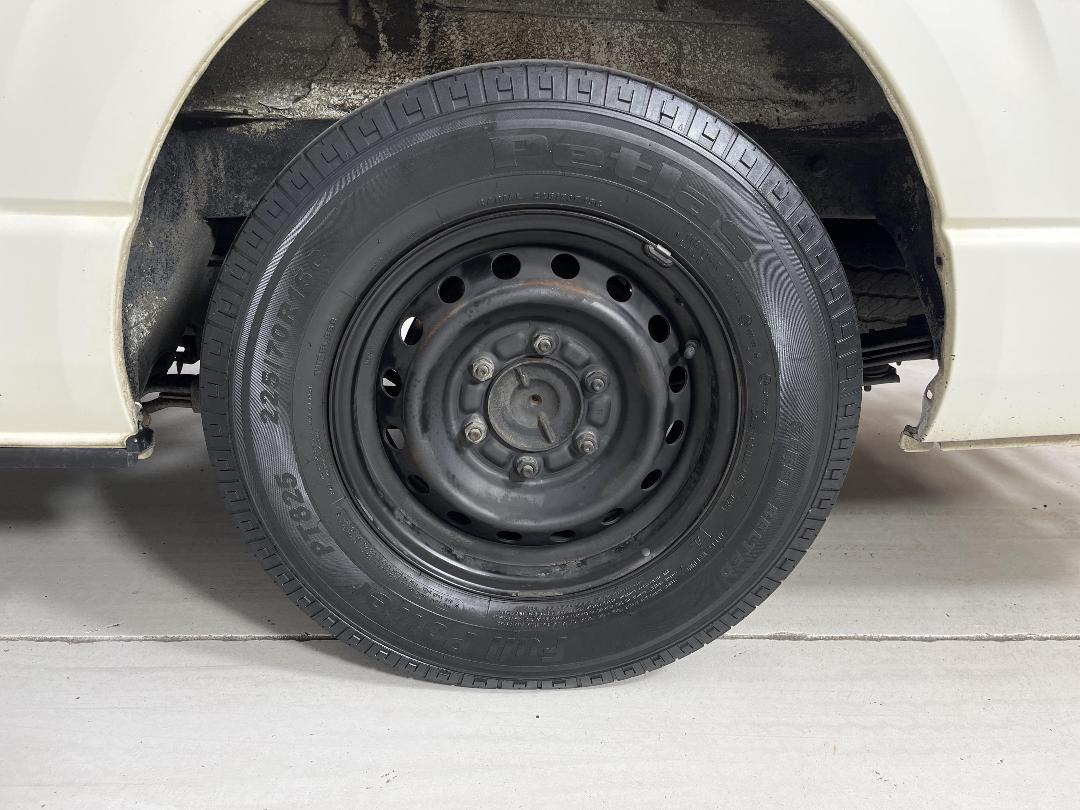 Photo '11' of Toyota Hiace