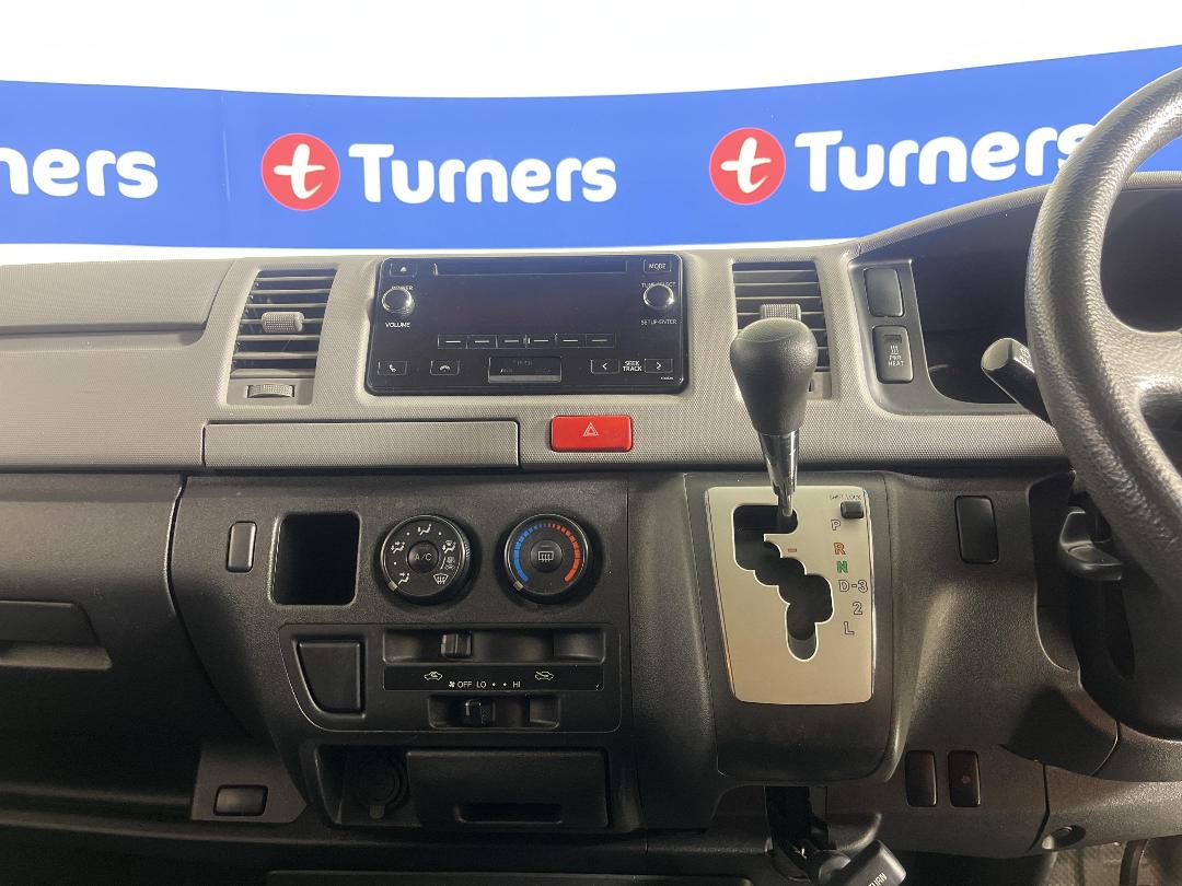 Photo '18' of Toyota Hiace