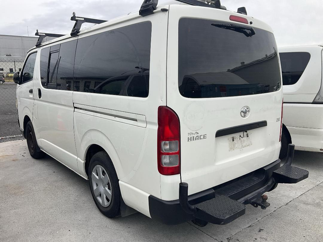 Photo '3' of Toyota Hiace T ZL