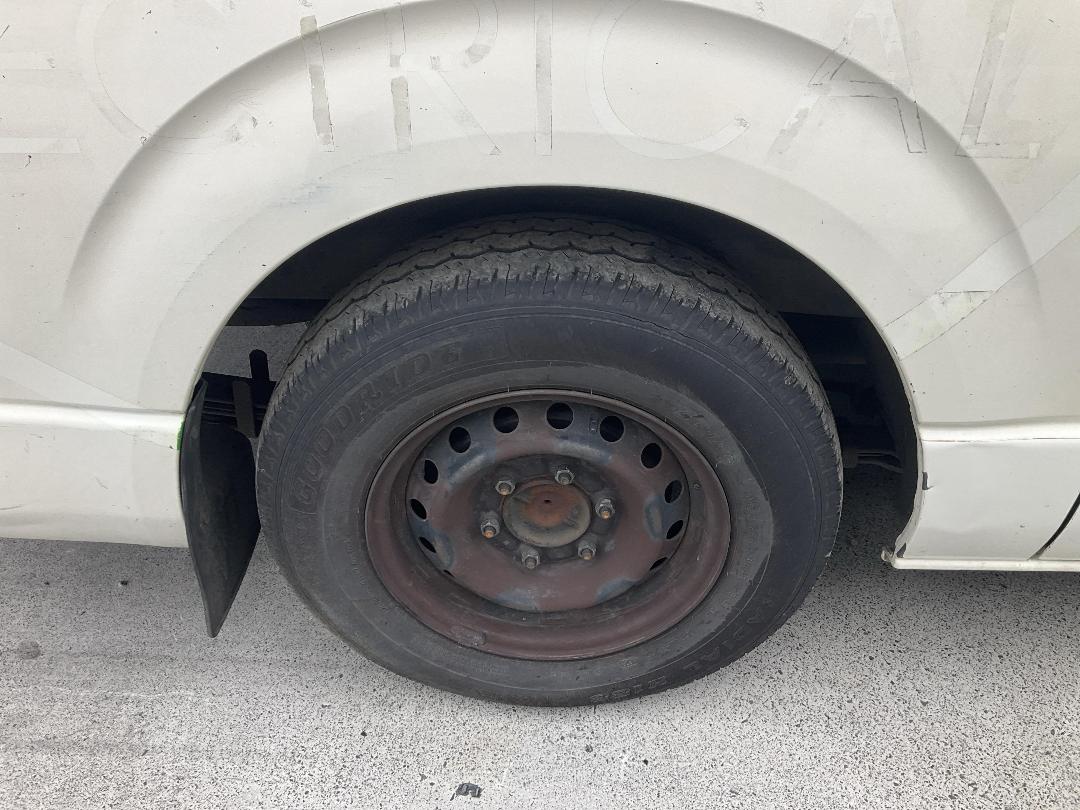 Photo '6' of Toyota Hiace T ZL